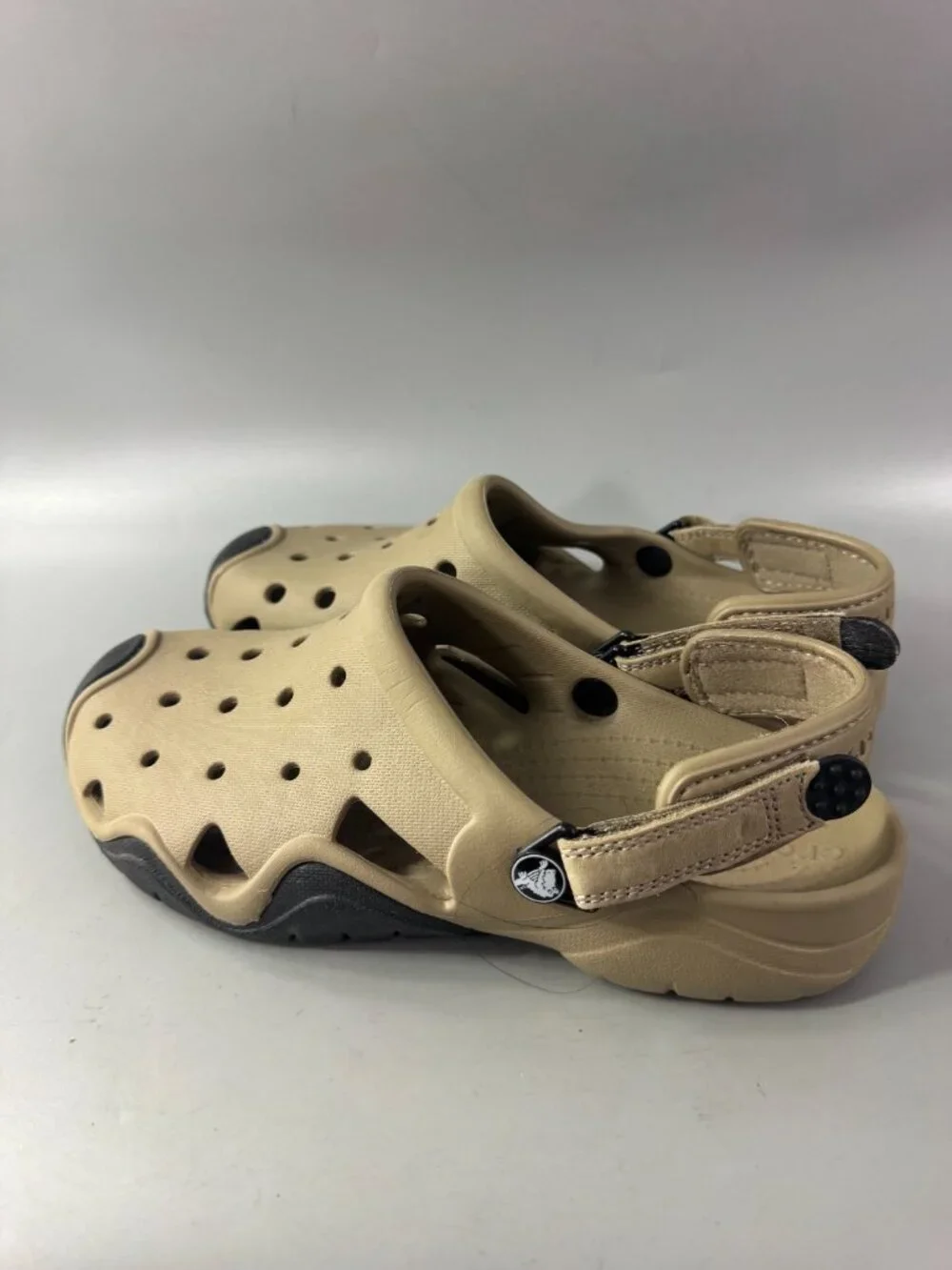 NWOT Crocs Men's Swiftwater Clog Sandal, Size 8